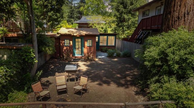 460 River Road, Felton