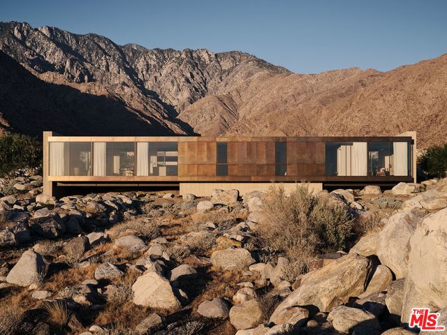 2212 Winter Sun Drive, Palm Springs