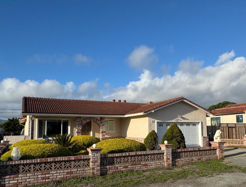 Photo of Listing #ML81997017