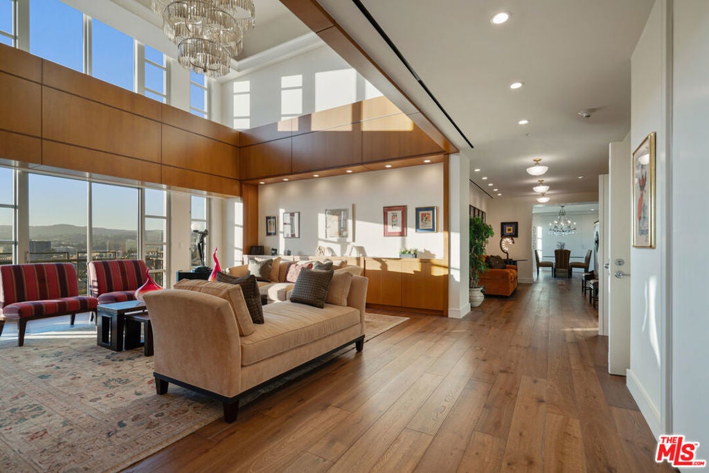 Photo of Listing #25511585