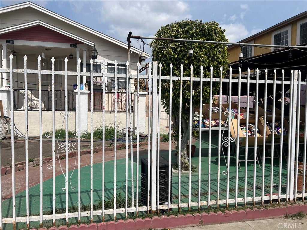 Photo of Listing #IV25058481