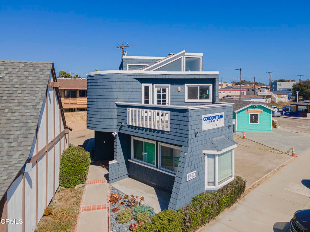 Photo of Listing #V1-28102