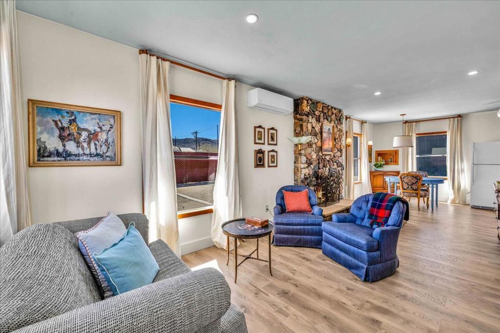 Photo of Listing #219126936DA