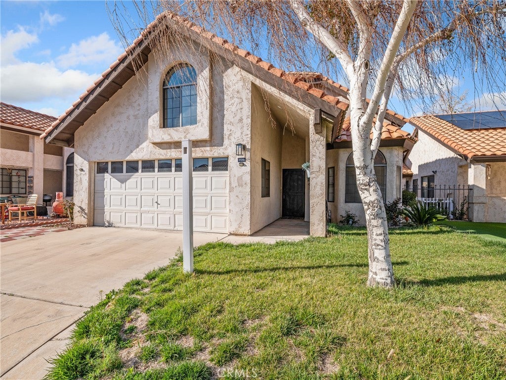 19246 Pine Way, Apple Valley