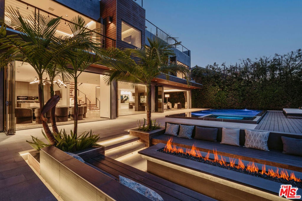 Photo of Listing #25516777