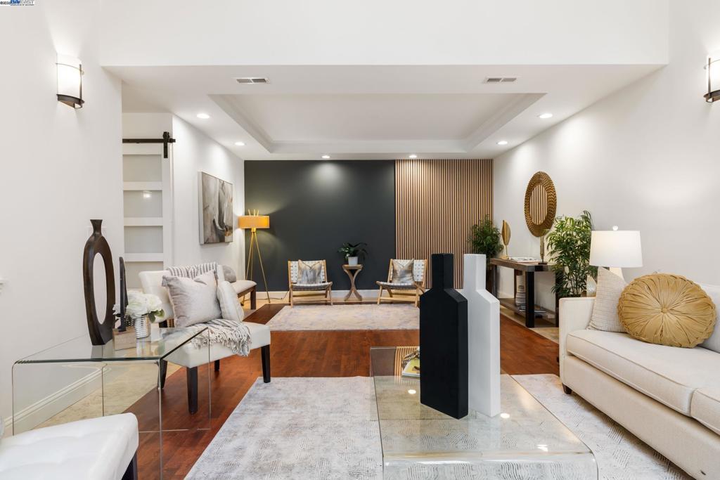 Photo of Listing #41091125