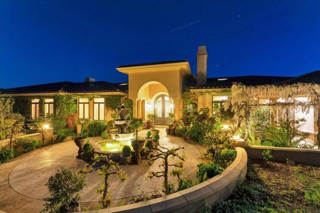 28025 Natoma Road, Los Altos Hills