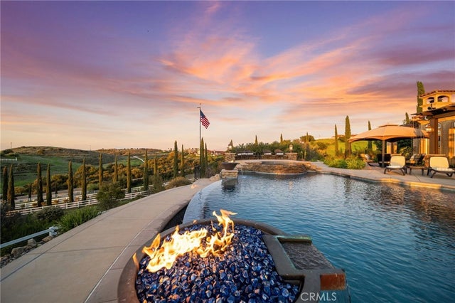 21051 Via Sevilla, Murrieta