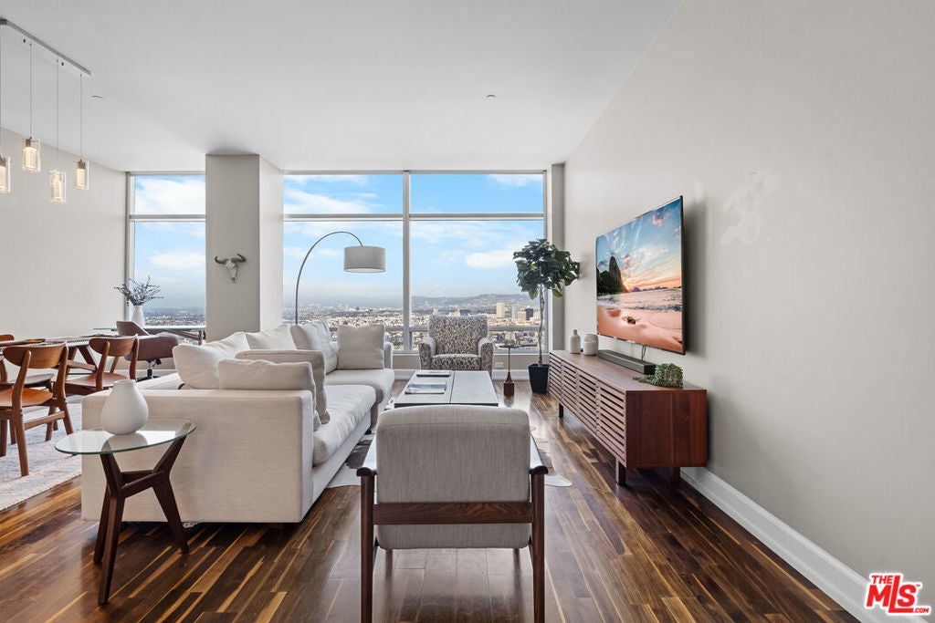 Photo of Listing #25519855