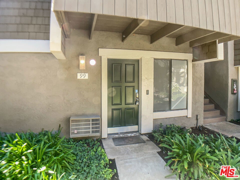 99 Streamwood, Irvine