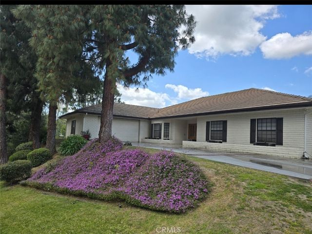 12698 La Solana Drive, Redlands