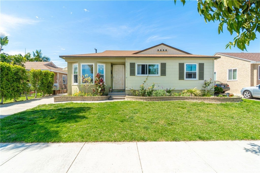 Photo of Listing #DW25074245