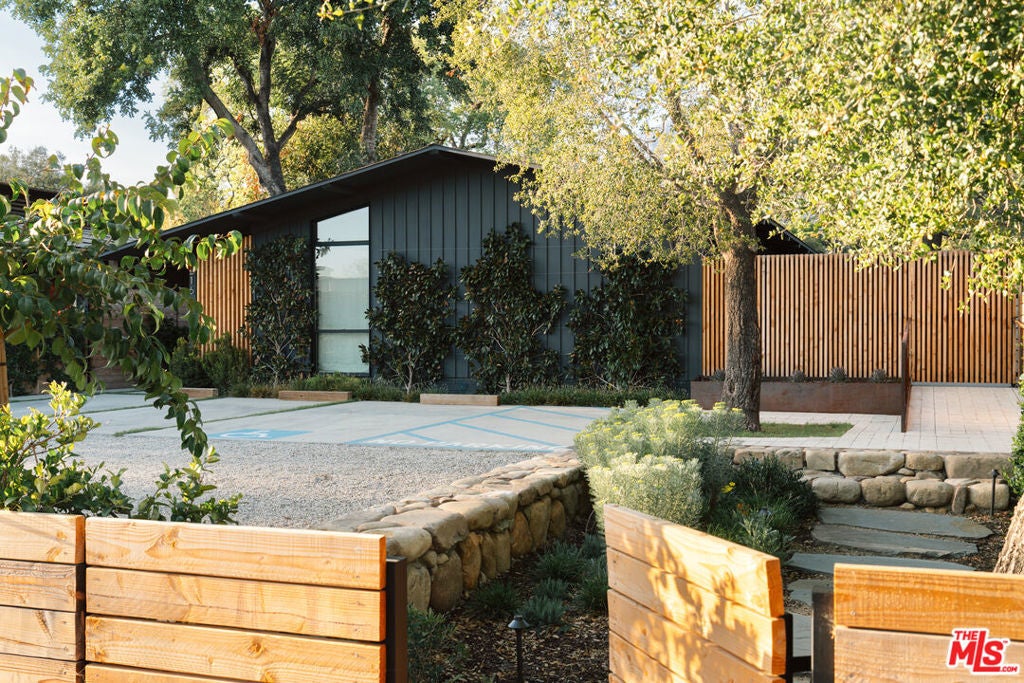 Photo of Listing #25522821