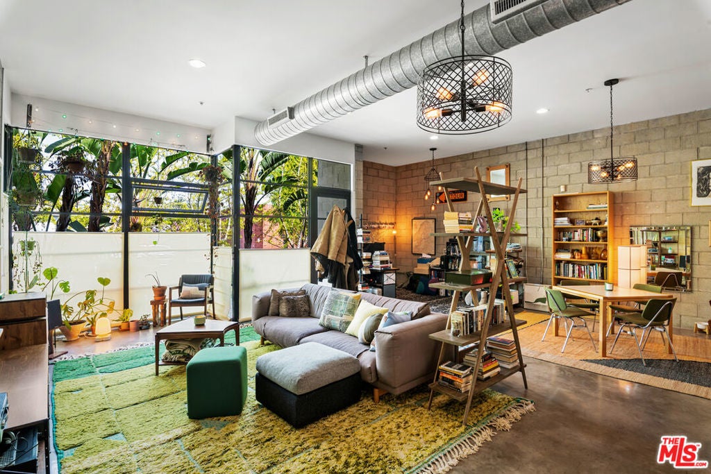 1534 17th Street 102, Santa Monica