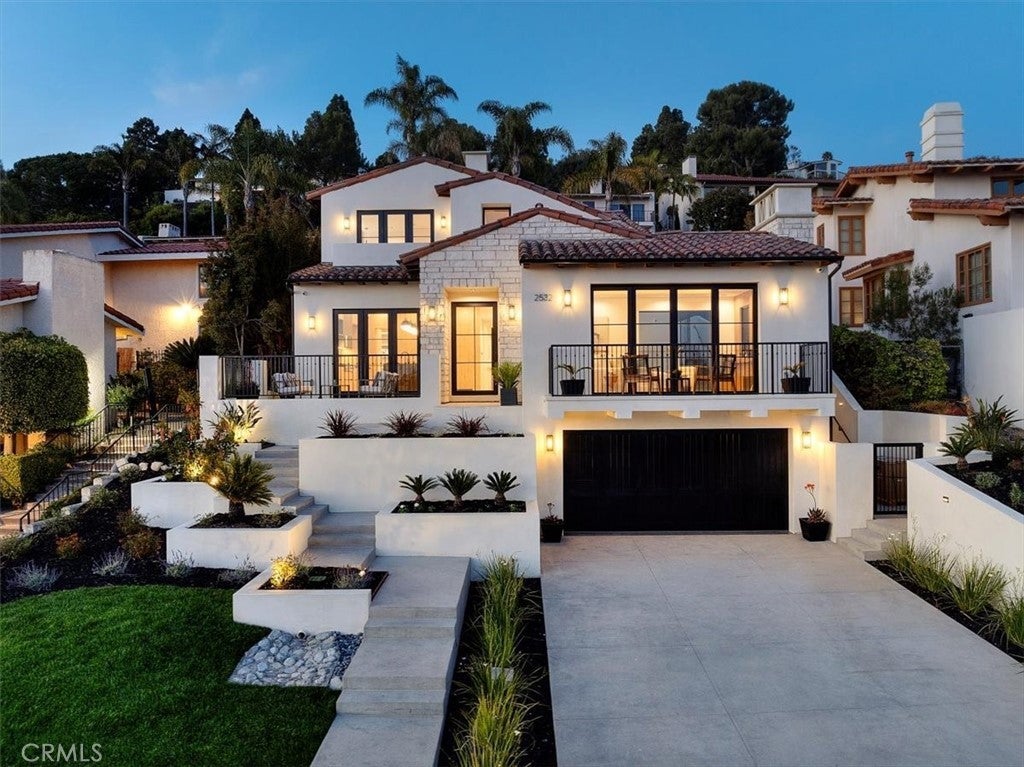 2532 Via Sanchez