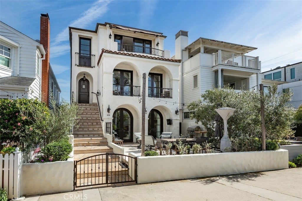 328 8th Street