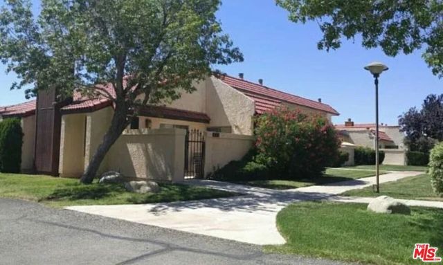 2114 El Domingo Circle # 8, Lancaster