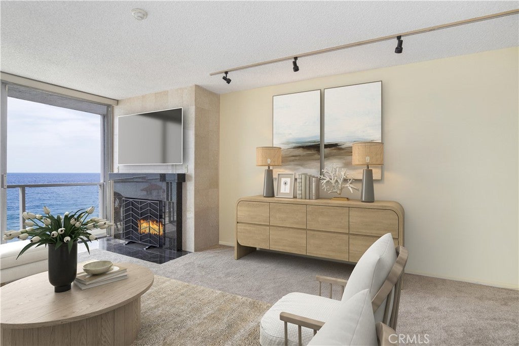 615 Esplanade 302