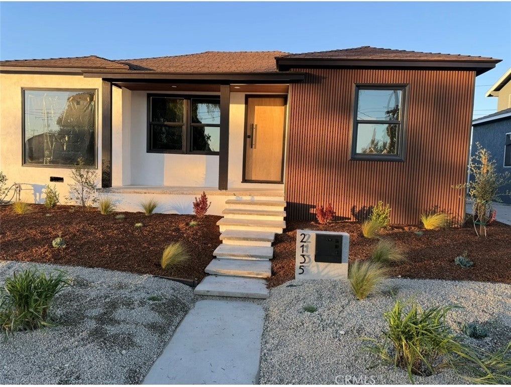 2135 W 162nd Street