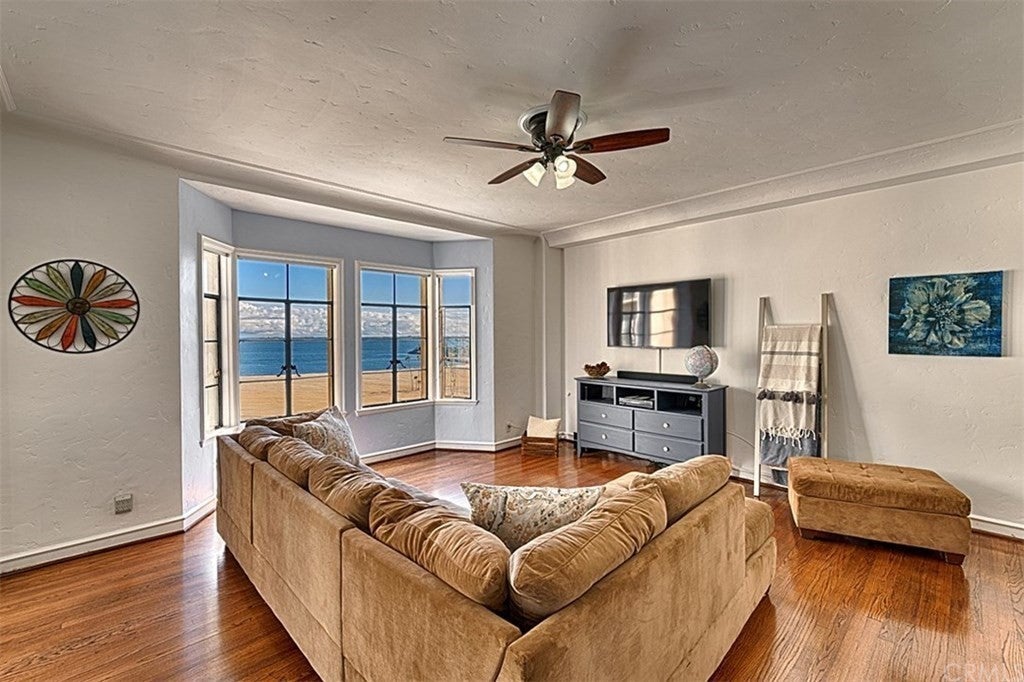 Photo of Listing #SR25091220