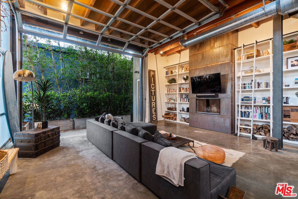 25 Brooks Avenue 1, Venice