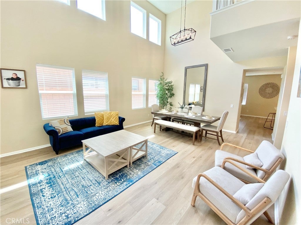 Photo of Listing #IV25092570