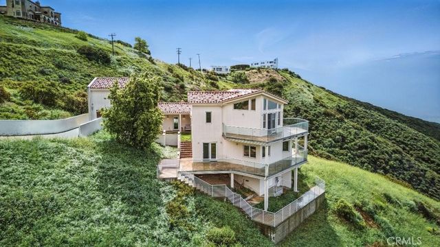 2501 Barrymore Drive, Malibu