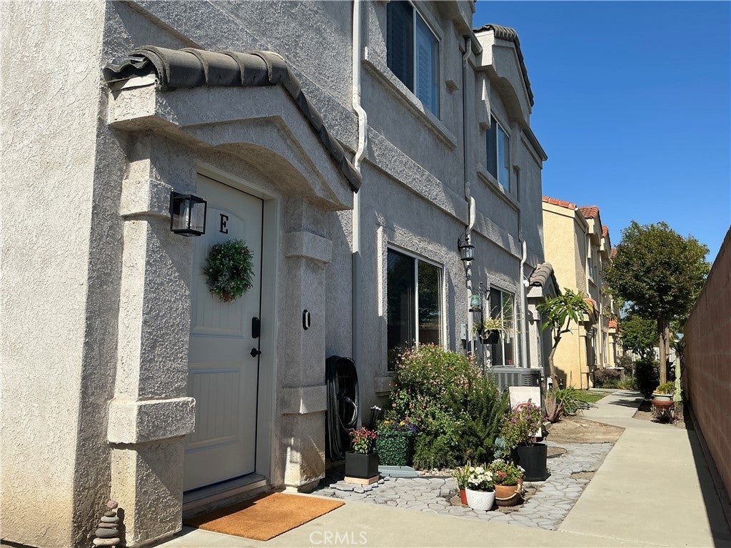 22027 Hawaiian Avenue E, Hawaiian Gardens