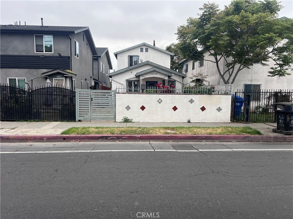 10970 Avalon Boulevard, Los Angeles