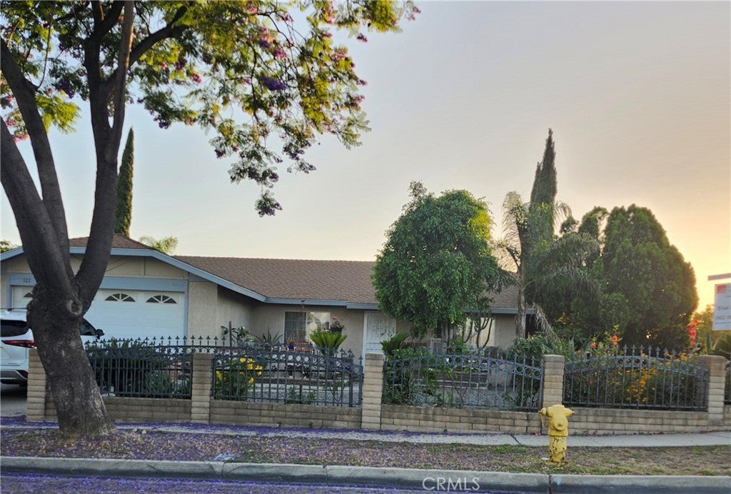 Photo of Listing #DW25094856