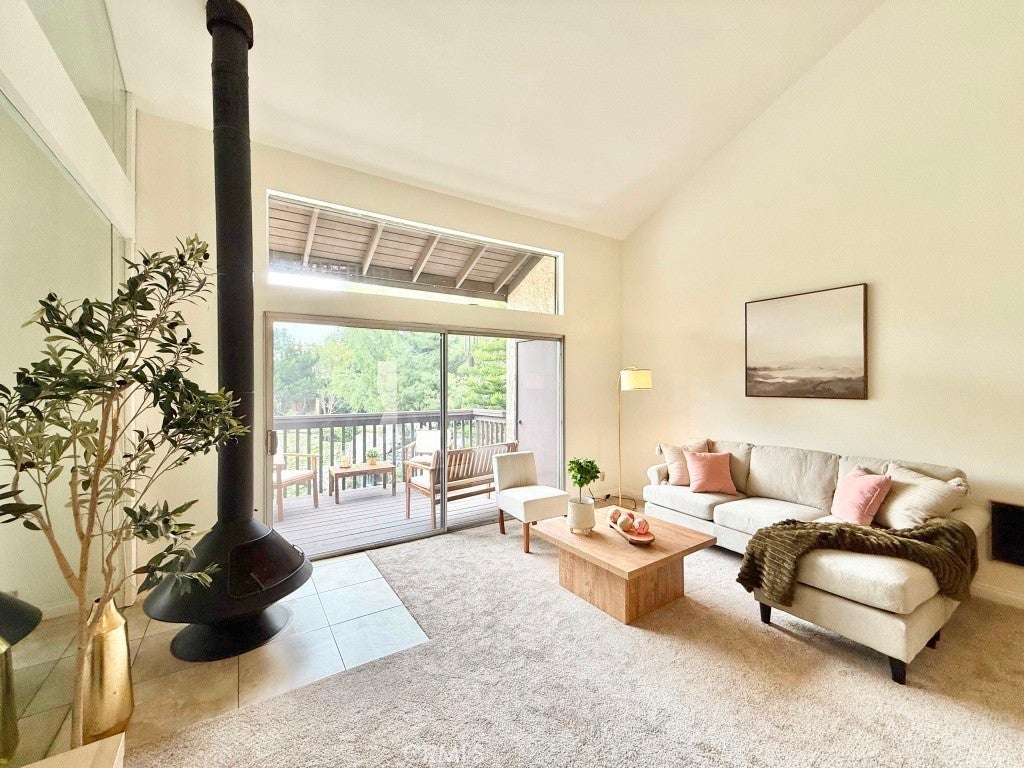 Photo of Listing #RS25100646