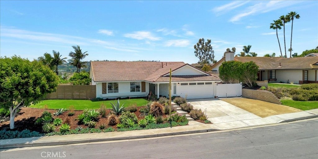 Photo of Listing #OC25101400