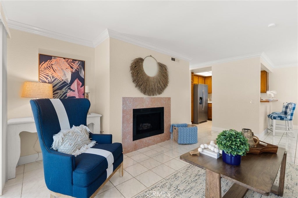 Photo of Listing #SB25103064