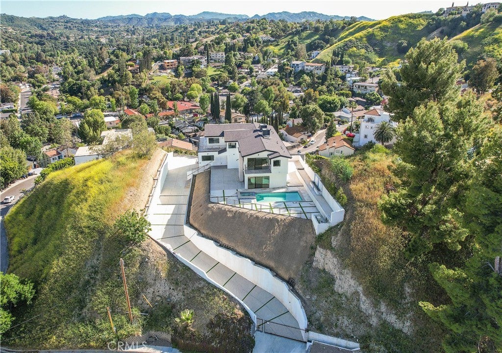 Photo of Listing #SR25103066