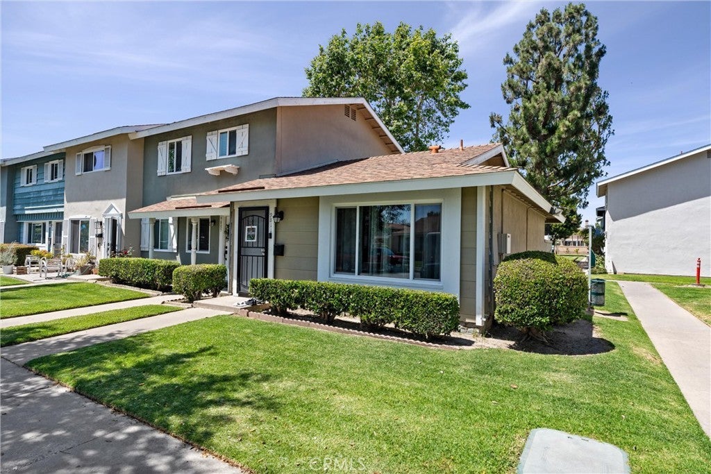 Photo of Listing #OC25103289
