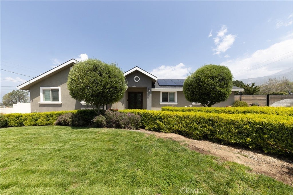 Photo of Listing #IV25101693