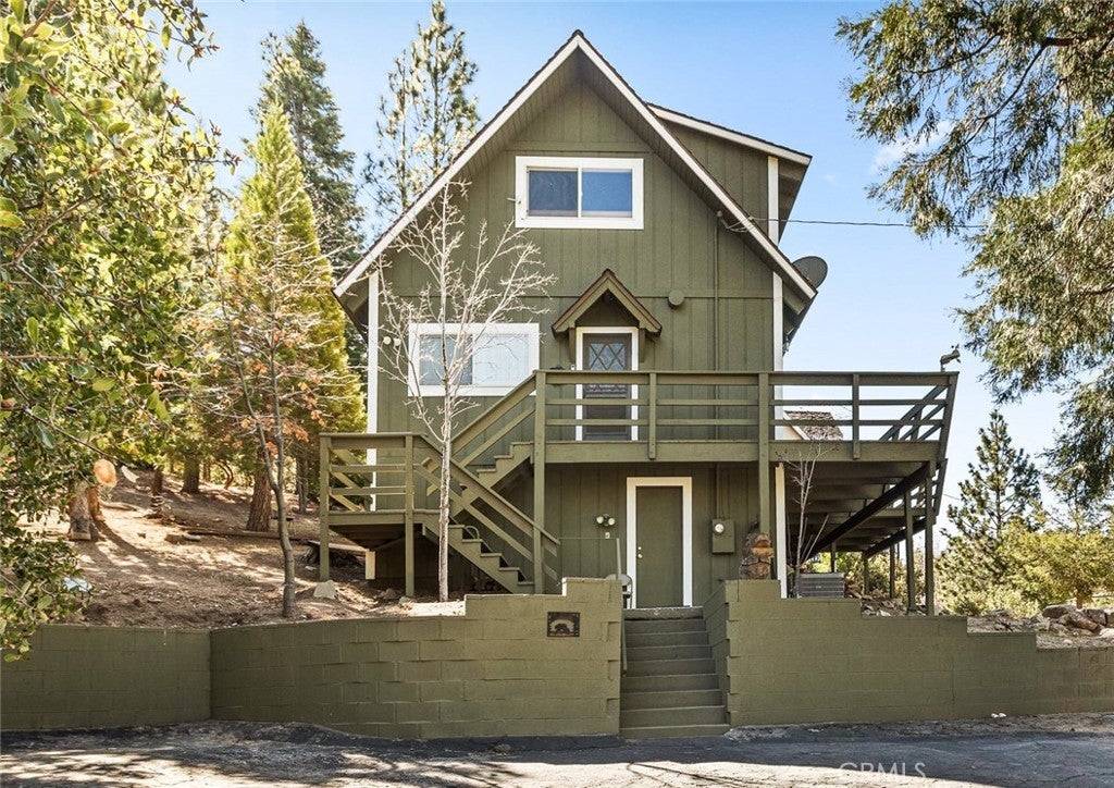 Listing photo for 383 Golf Course Road, Lake Arrowhead, CA, Cabin home for sale