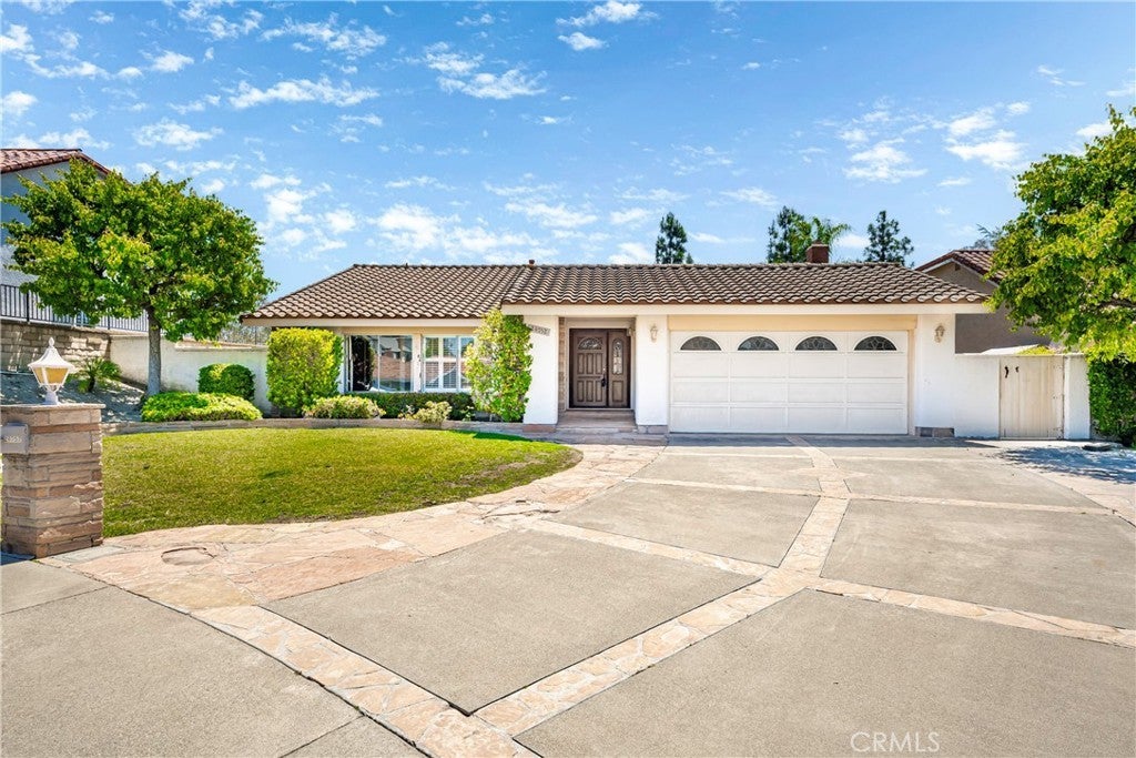 Photo of Listing #OC25101052