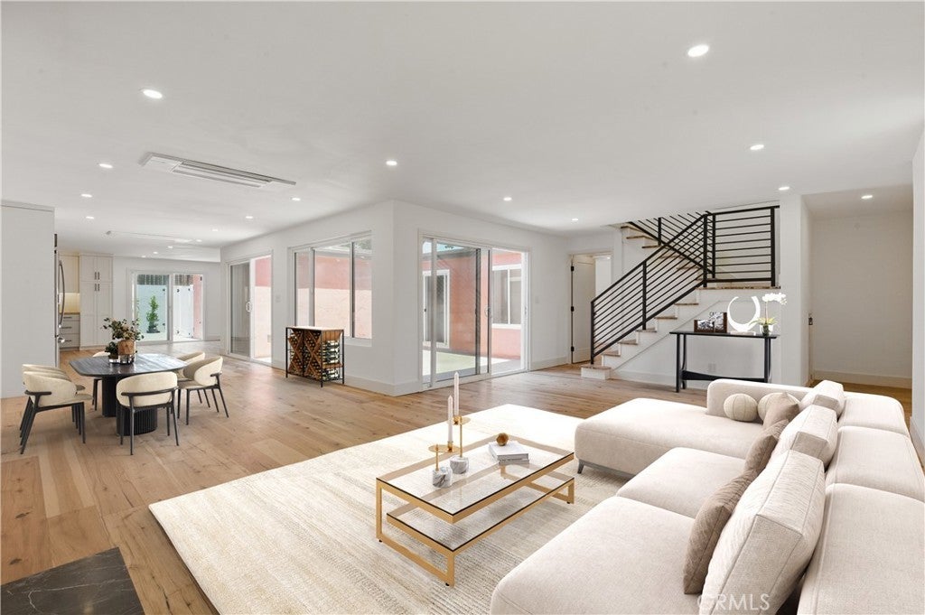 Photo of Listing #PV25105059