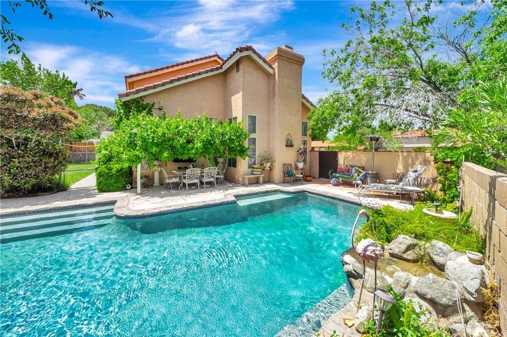 Photo of Listing #SR25105932