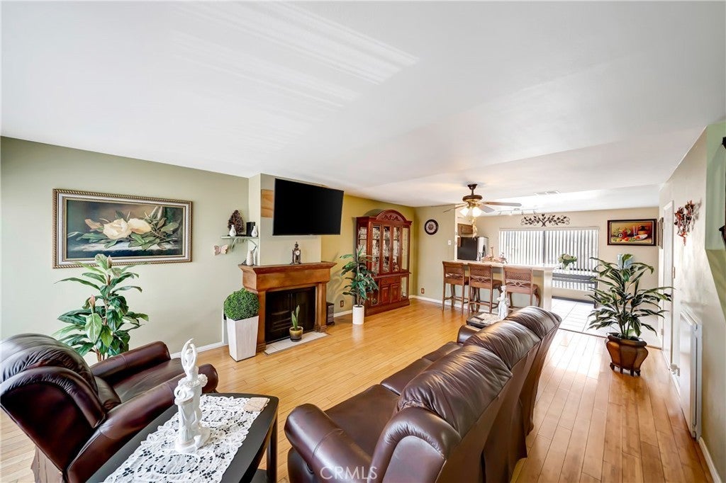 Photo of Listing #SR25107737