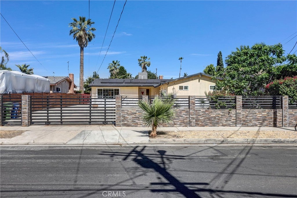 8544 Saloma Avenue, Panorama City