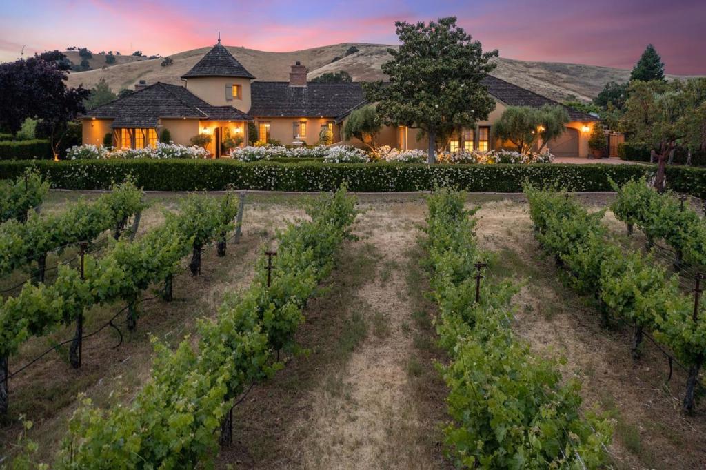 Photo of Listing #ML81999715