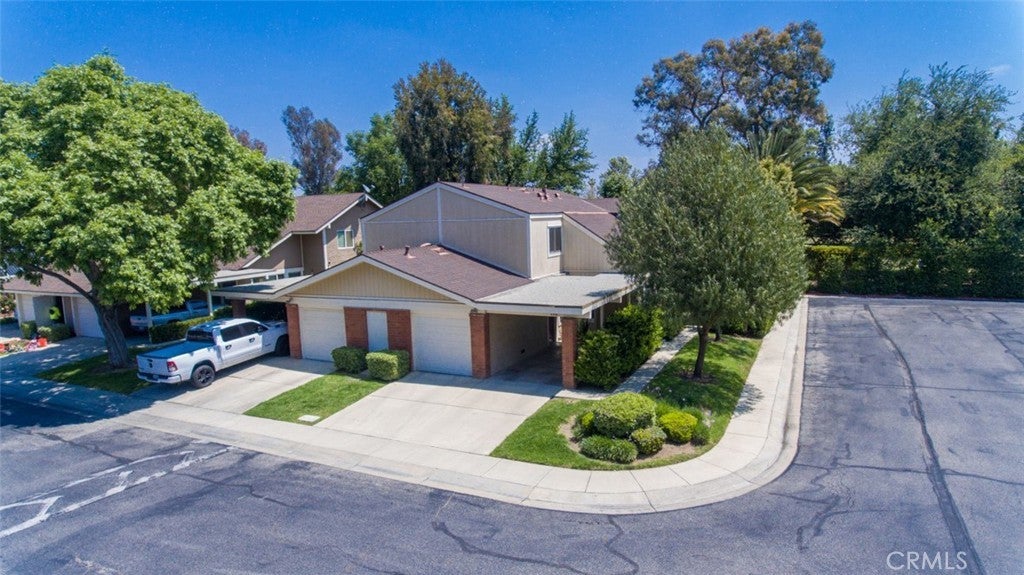 6816 Ponce Avenue, West Hills