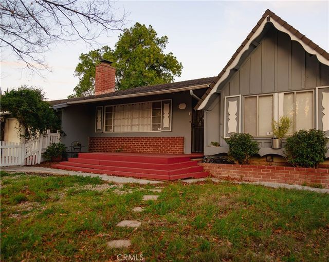 8554 Owensmouth Avenue, Canoga Park