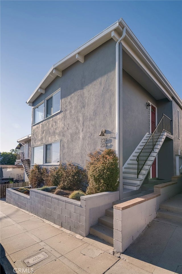 231 Longfellow Avenue, Hermosa Beach.