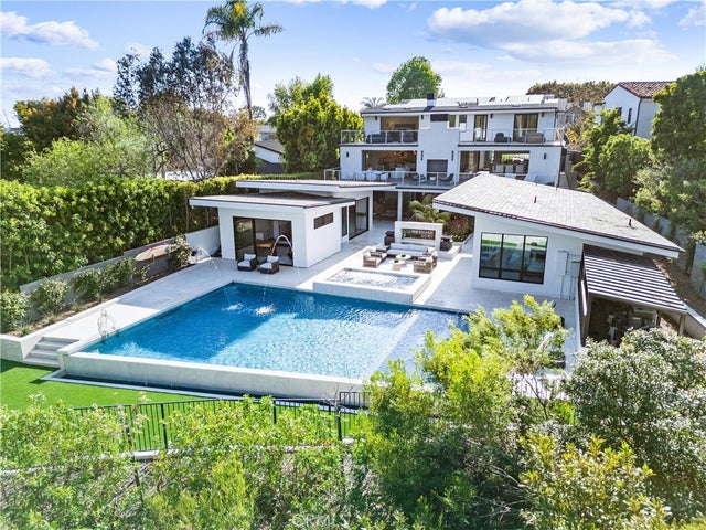 552 Seaward Rd, Corona Del Mar
