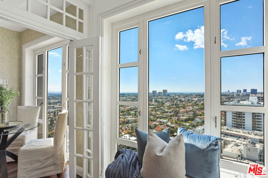 Photo of Listing #25540915