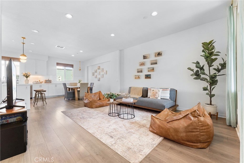 Photo of Listing #OC25110194
