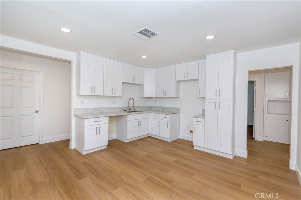 22016 Schoolcraft Street, Canoga Park